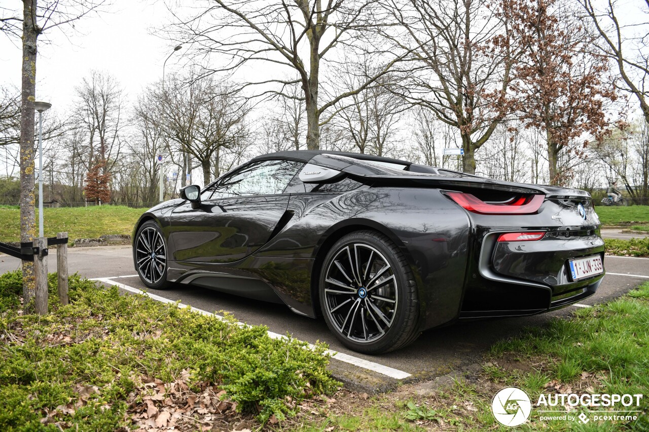 BMW i8 Roadster