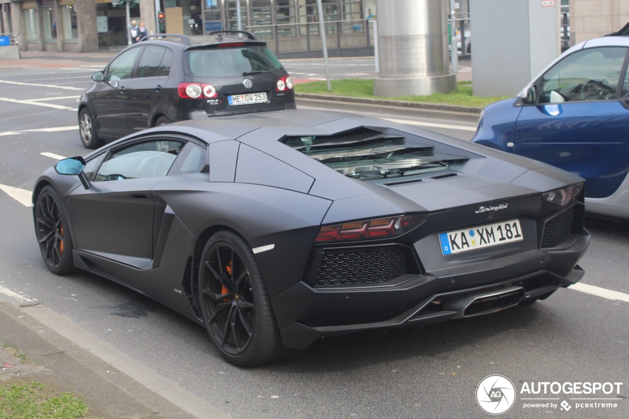 Lamborghini Aventador LP700-4