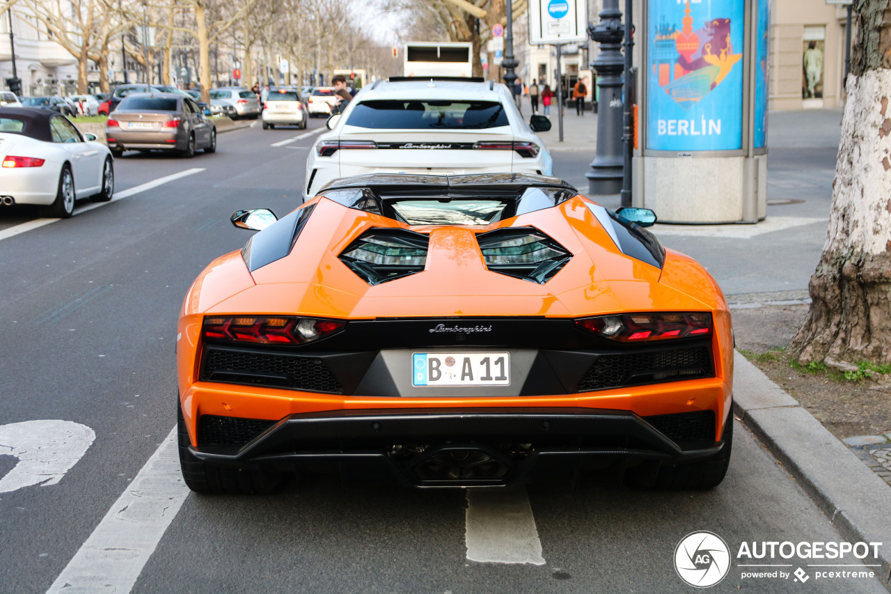 Lamborghini Aventador S LP740-4 Roadster