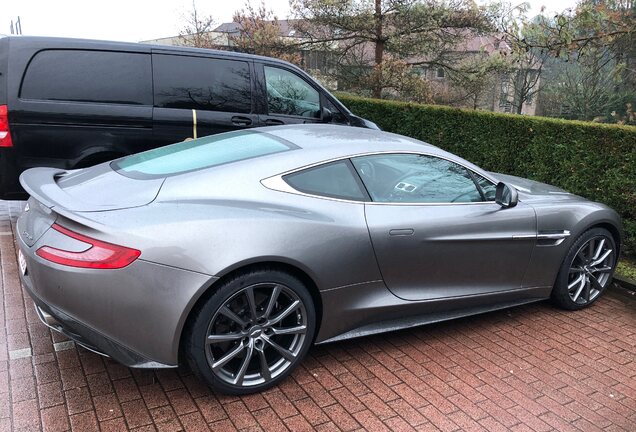 Aston Martin Vanquish 2013