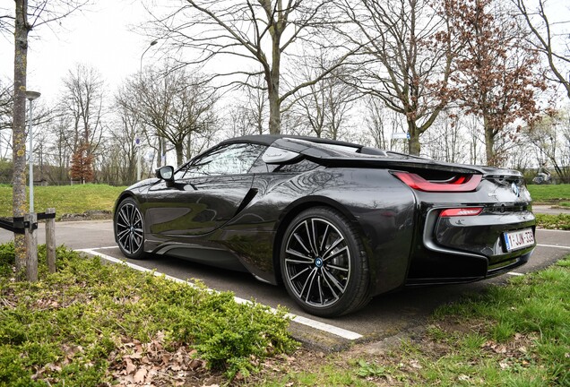 BMW i8 Roadster