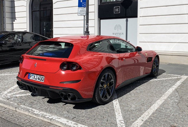 Ferrari GTC4Lusso T