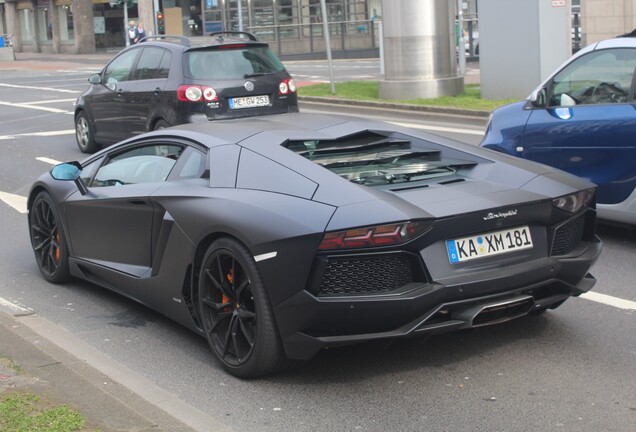 Lamborghini Aventador LP700-4