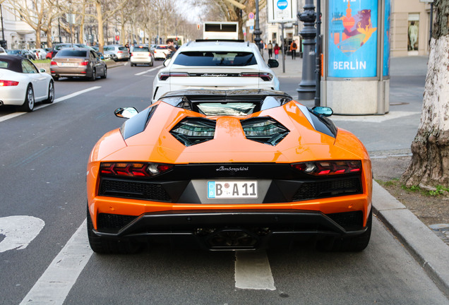 Lamborghini Aventador S LP740-4 Roadster