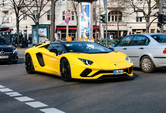 Lamborghini Aventador S LP740-4 Roadster