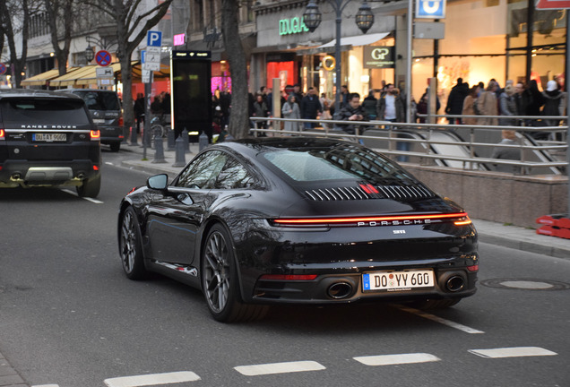 Porsche 992 Carrera 4S