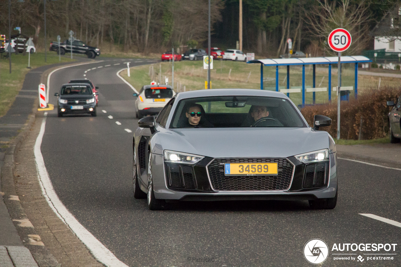 Audi R8 V10 Plus 2015