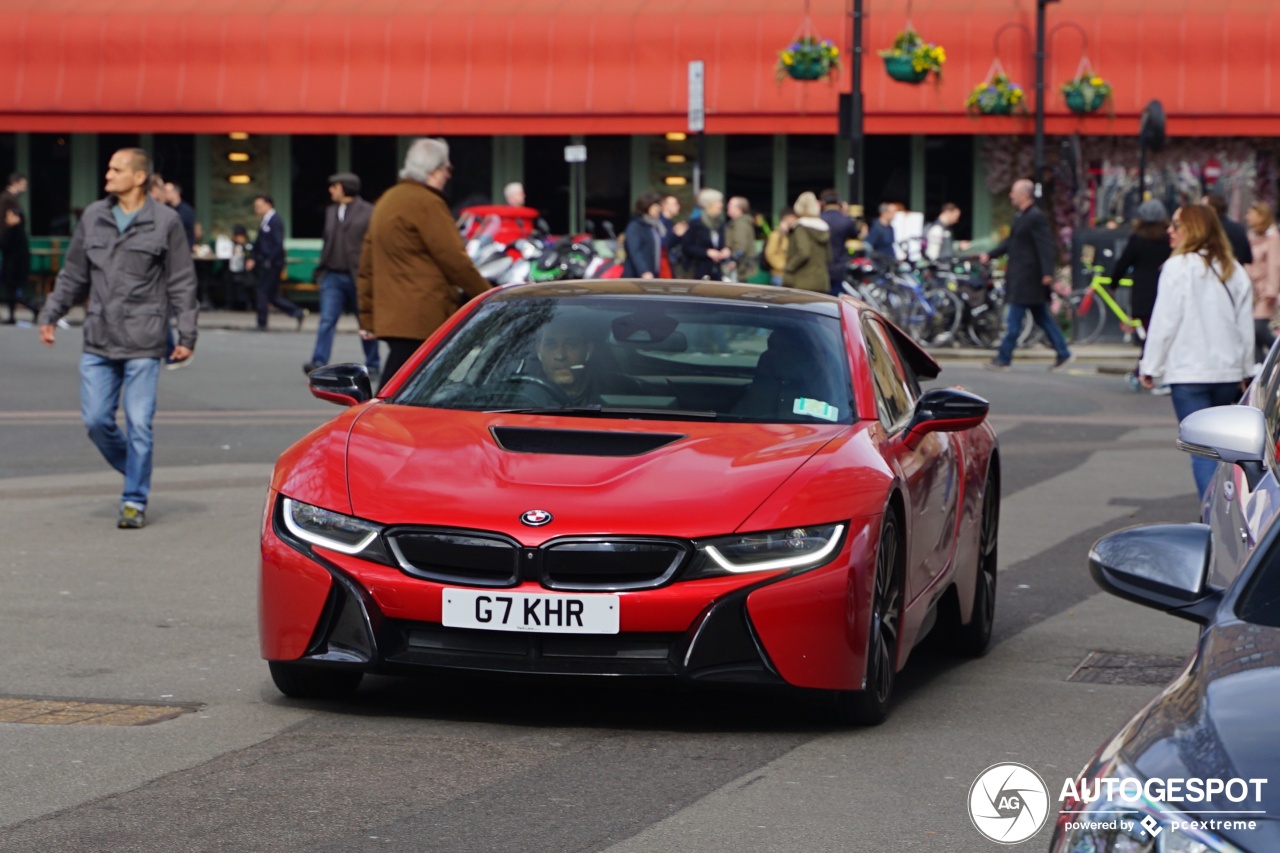 BMW i8 Protonic Red Edition