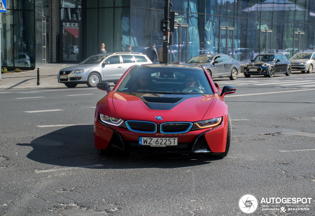 BMW i8 Protonic Red Edition