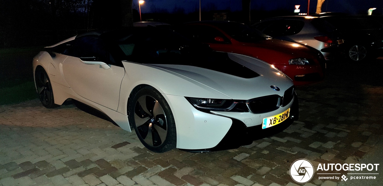 BMW i8 Roadster