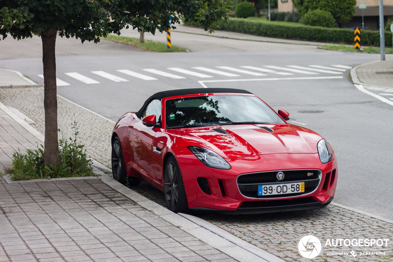 Jaguar F-TYPE S Convertible