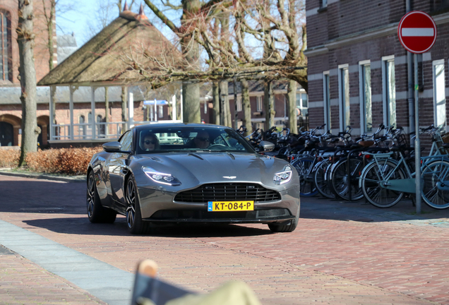 Aston Martin DB11