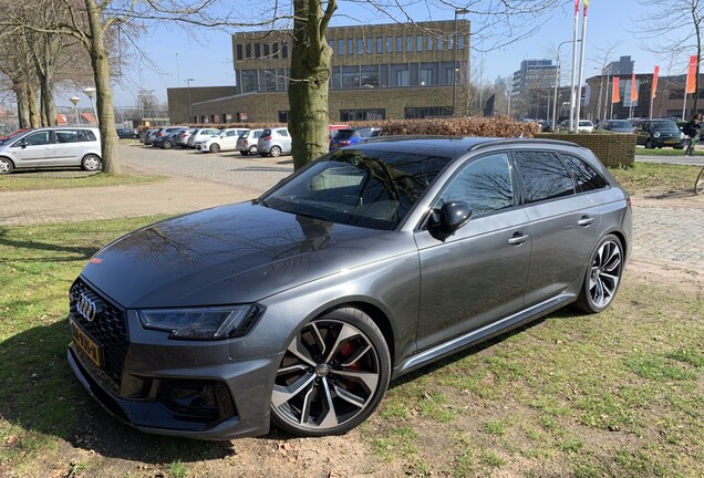 Audi RS4 Avant B9