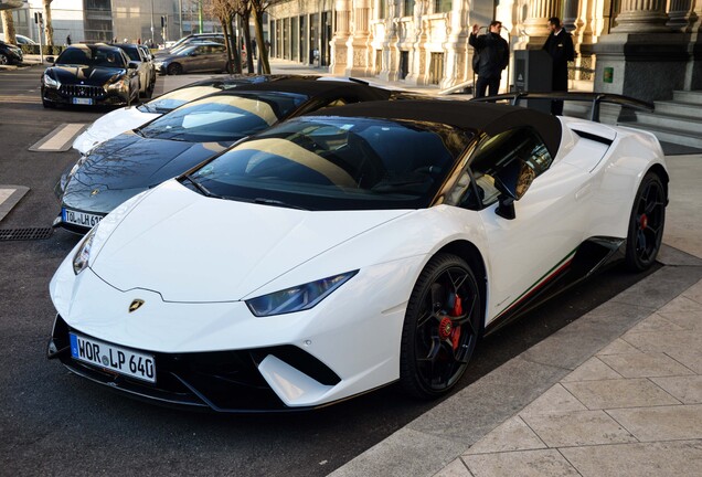 Lamborghini Huracán LP640-4 Performante Spyder