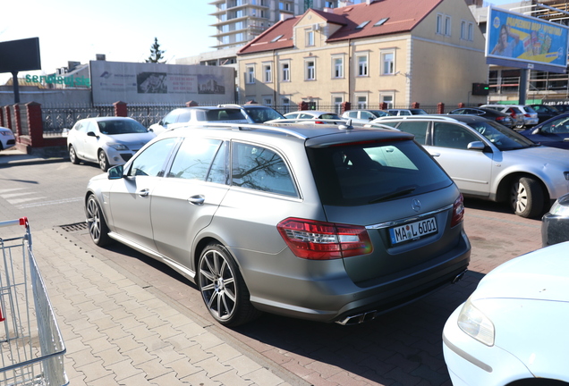 Mercedes-Benz E 63 AMG S212 V8 Biturbo