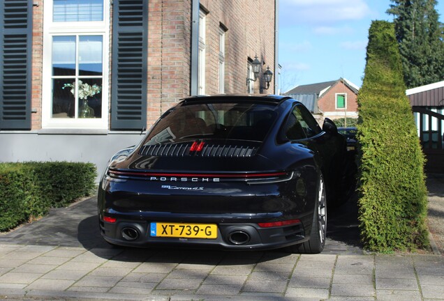 Porsche 992 Carrera 4S