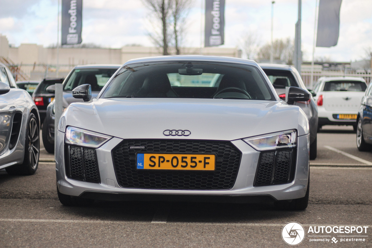 Audi R8 V10 Plus 2015