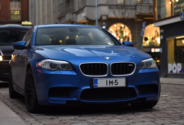 BMW M5 F10 2011