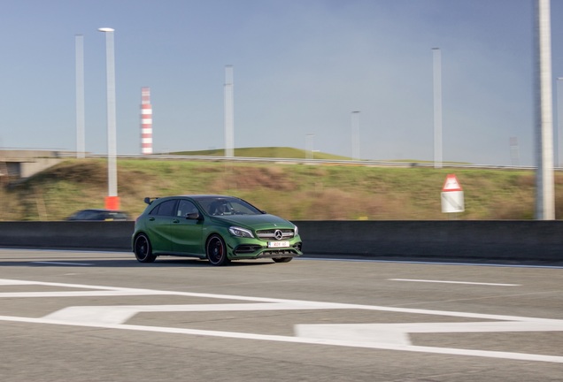 Mercedes-AMG A 45 W176 2015