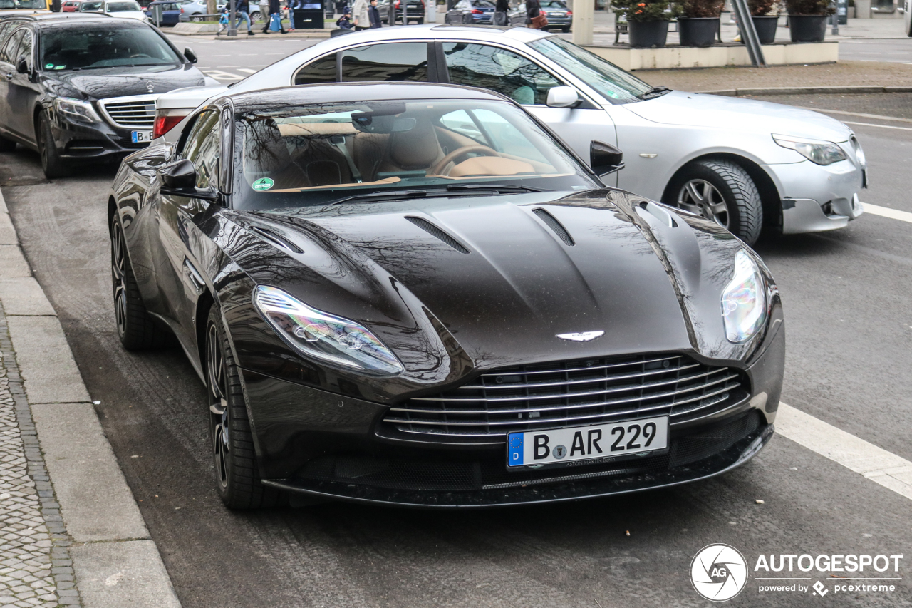 Aston Martin DB11