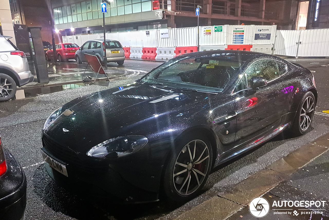 Aston Martin V8 Vantage 2012