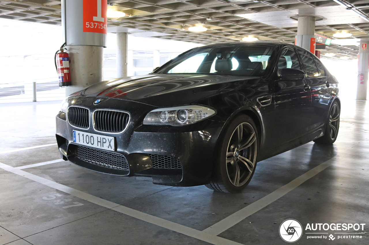 BMW M5 F10 2011