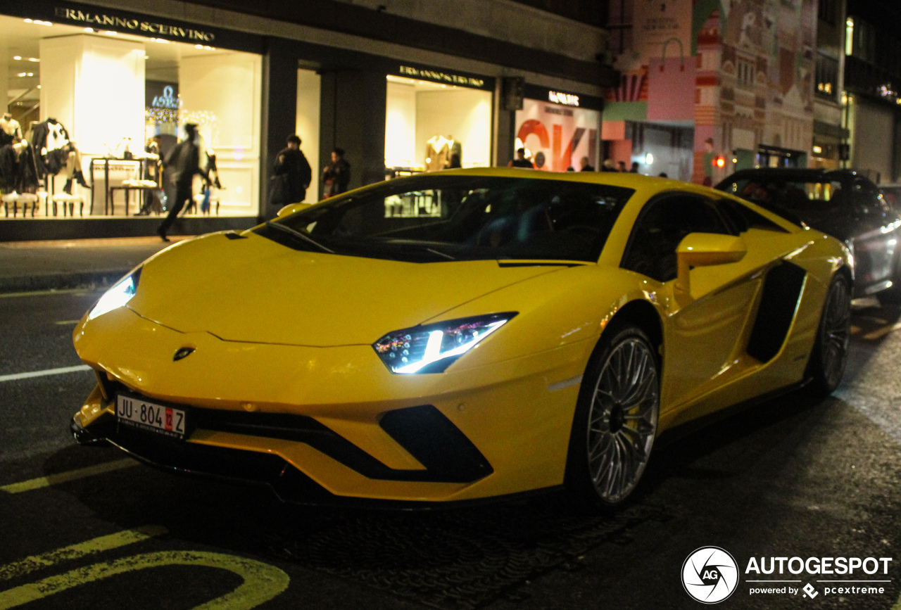 Lamborghini Aventador S LP740-4