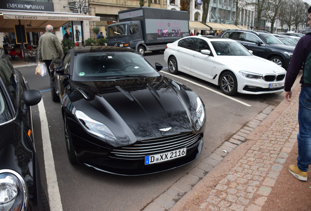 Aston Martin DB11