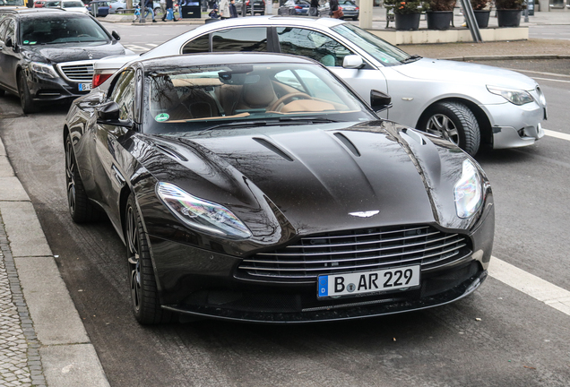 Aston Martin DB11