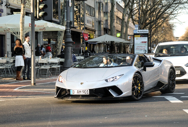 Lamborghini Huracán LP640-4 Performante Spyder