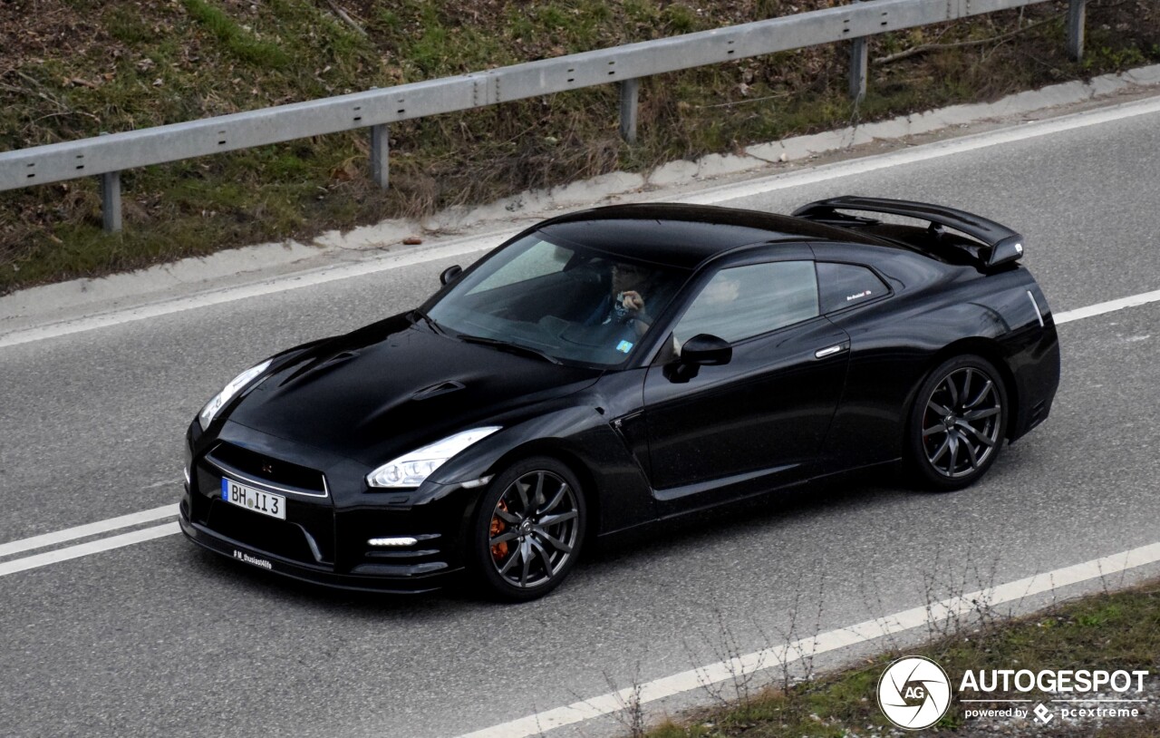 Nissan GT-R 2015