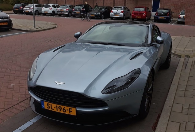 Aston Martin DB11 V8