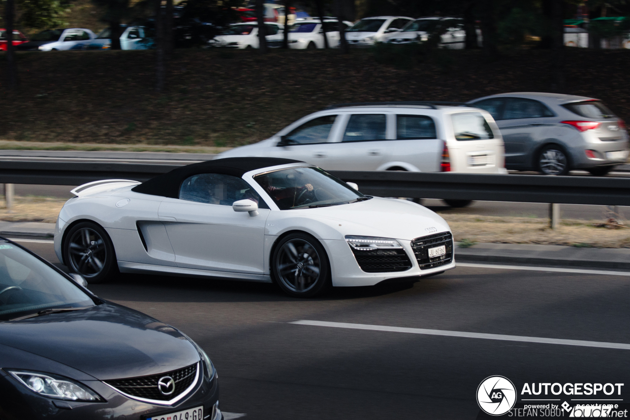 Audi R8 V10 Spyder 2013