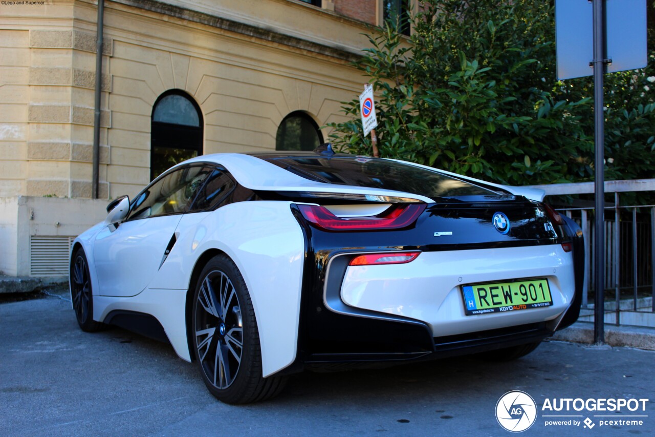 BMW i8