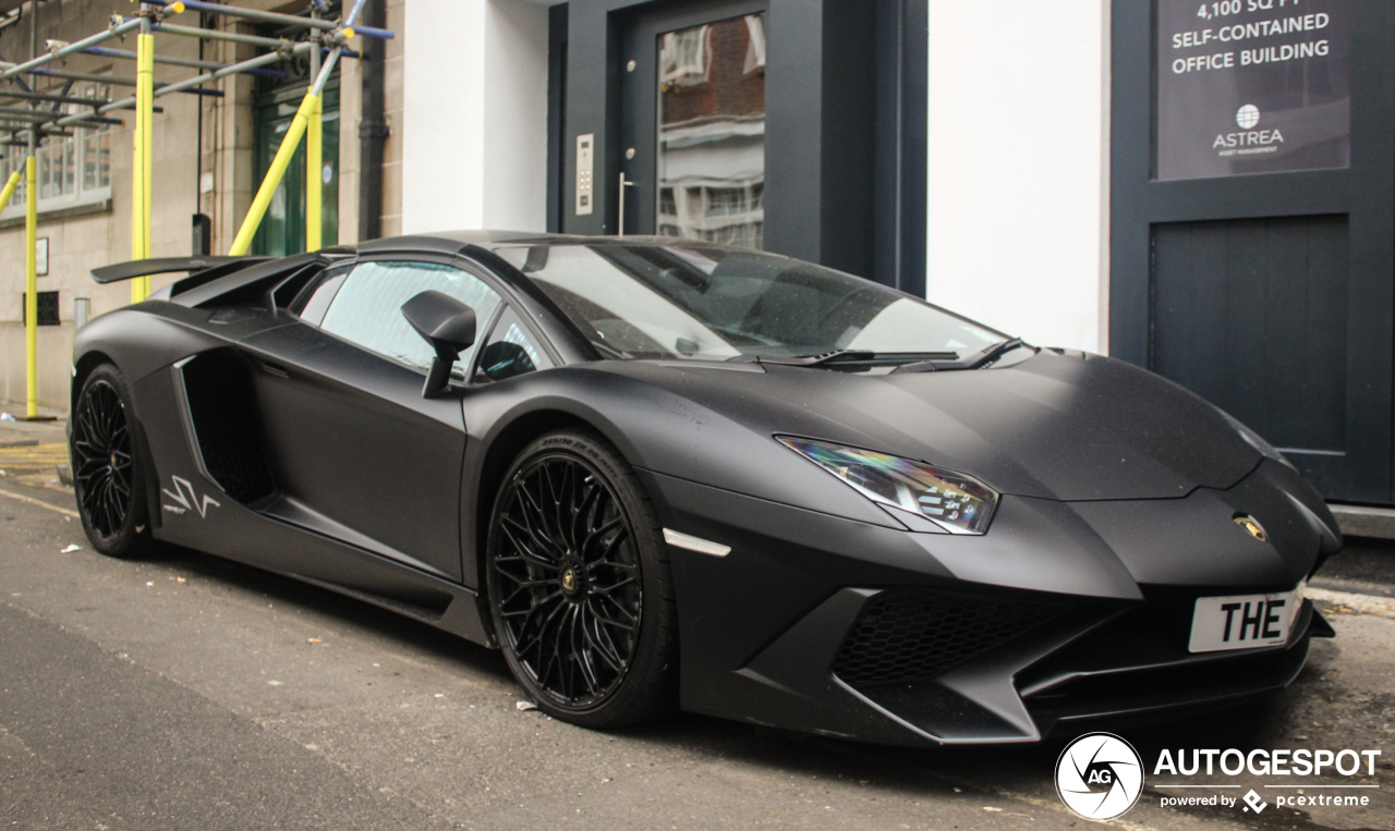 Lamborghini Aventador LP750-4 SuperVeloce Roadster