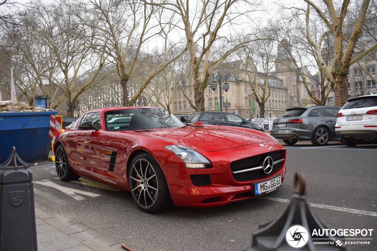 Mercedes-Benz SLS AMG