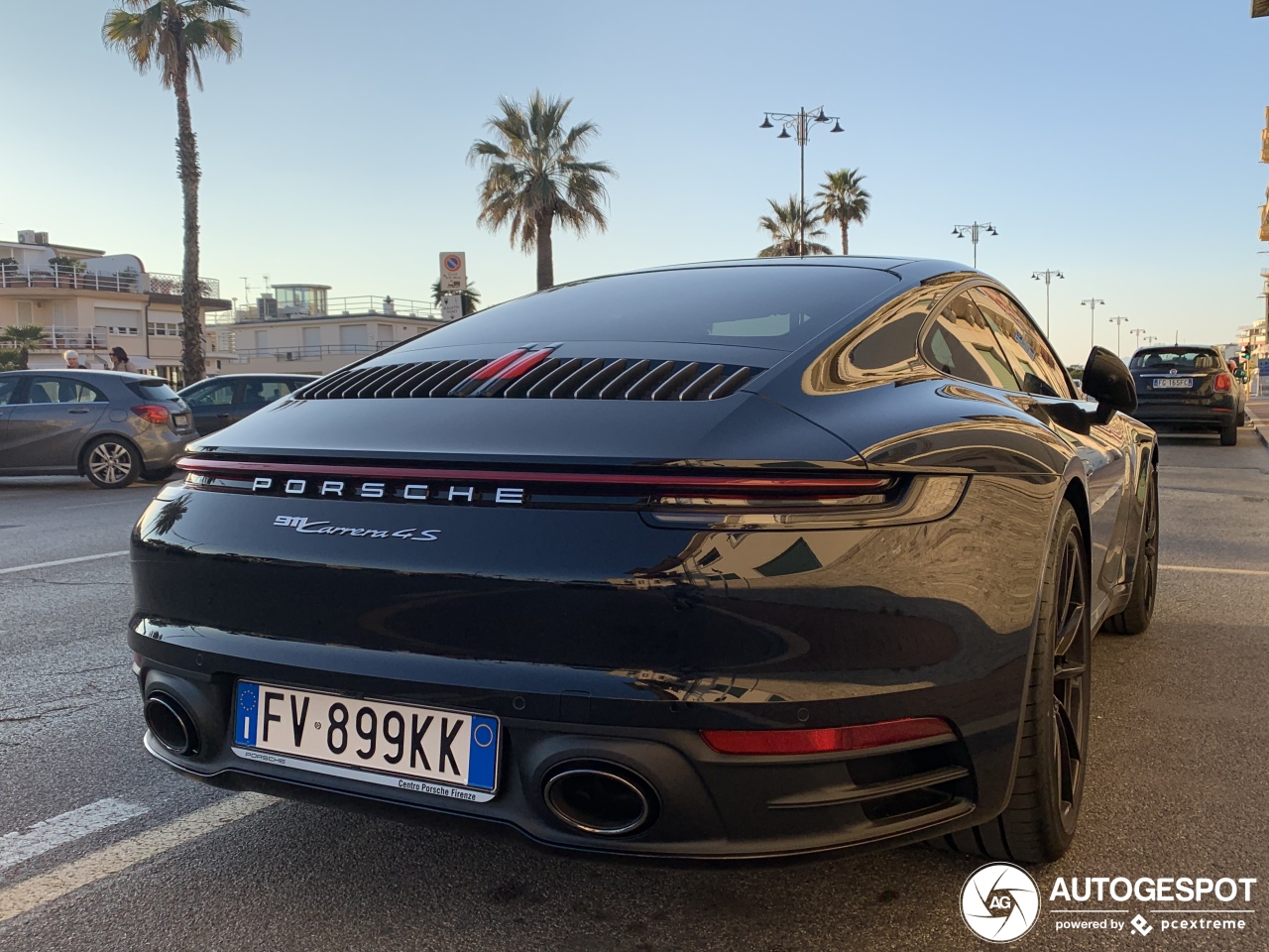 Porsche 992 Carrera 4S