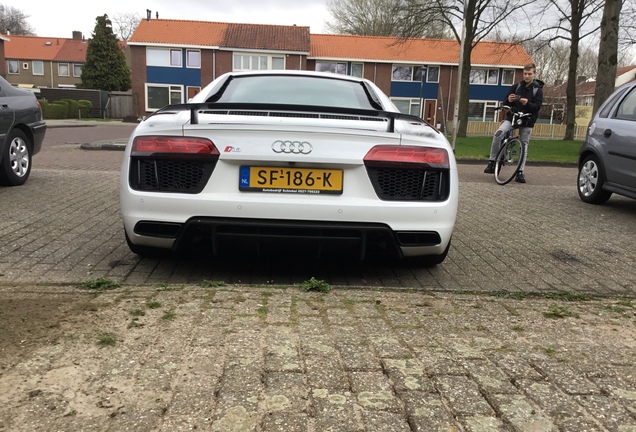 Audi R8 V10 Plus 2015