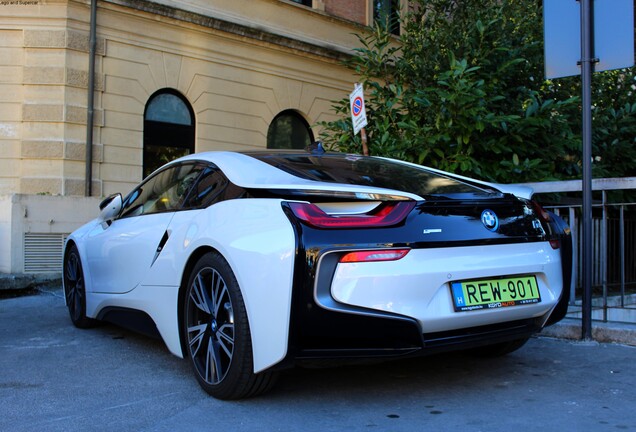 BMW i8