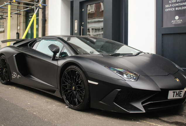 Lamborghini Aventador LP750-4 SuperVeloce Roadster