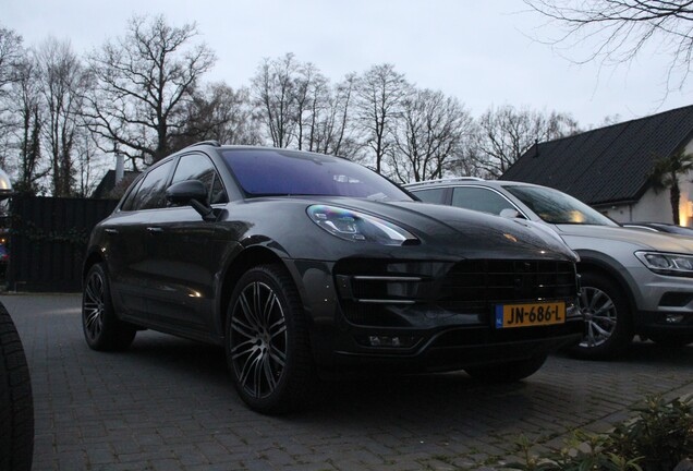 Porsche 95B Macan Turbo