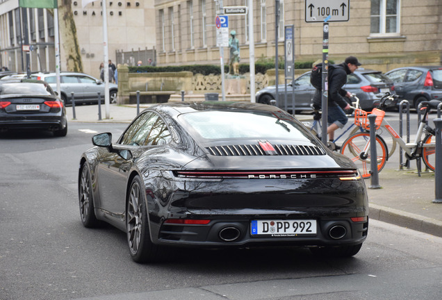 Porsche 992 Carrera 4S