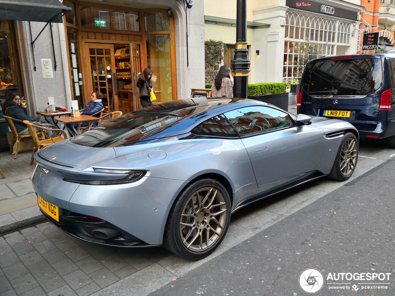 Aston Martin DB11