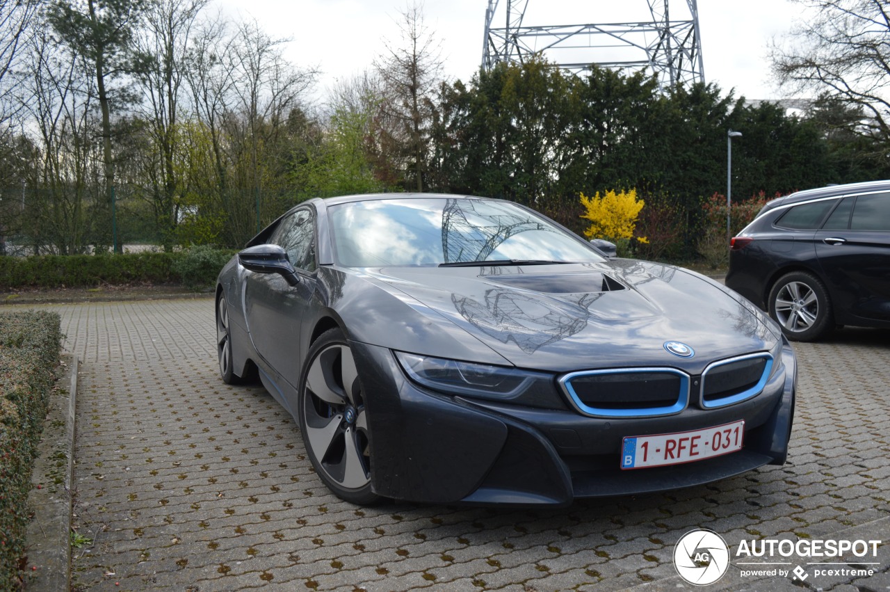 BMW i8