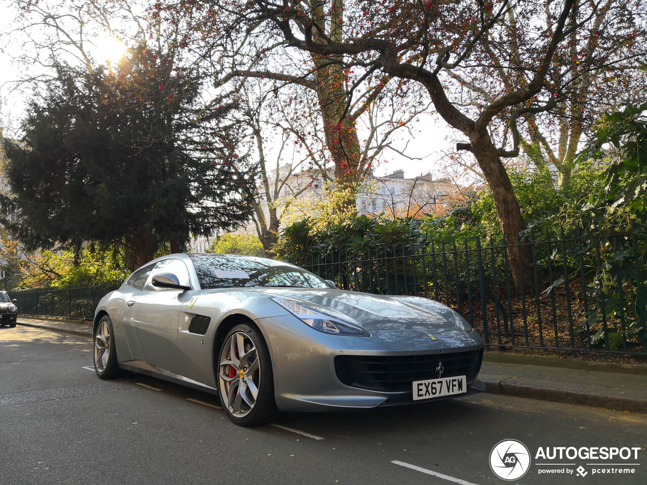 Ferrari GTC4Lusso T