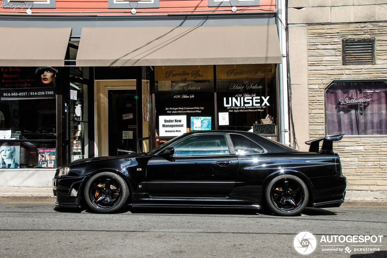 Nissan Skyline R34 GT-R V-Spec - 29 March 2019 - Autogespot