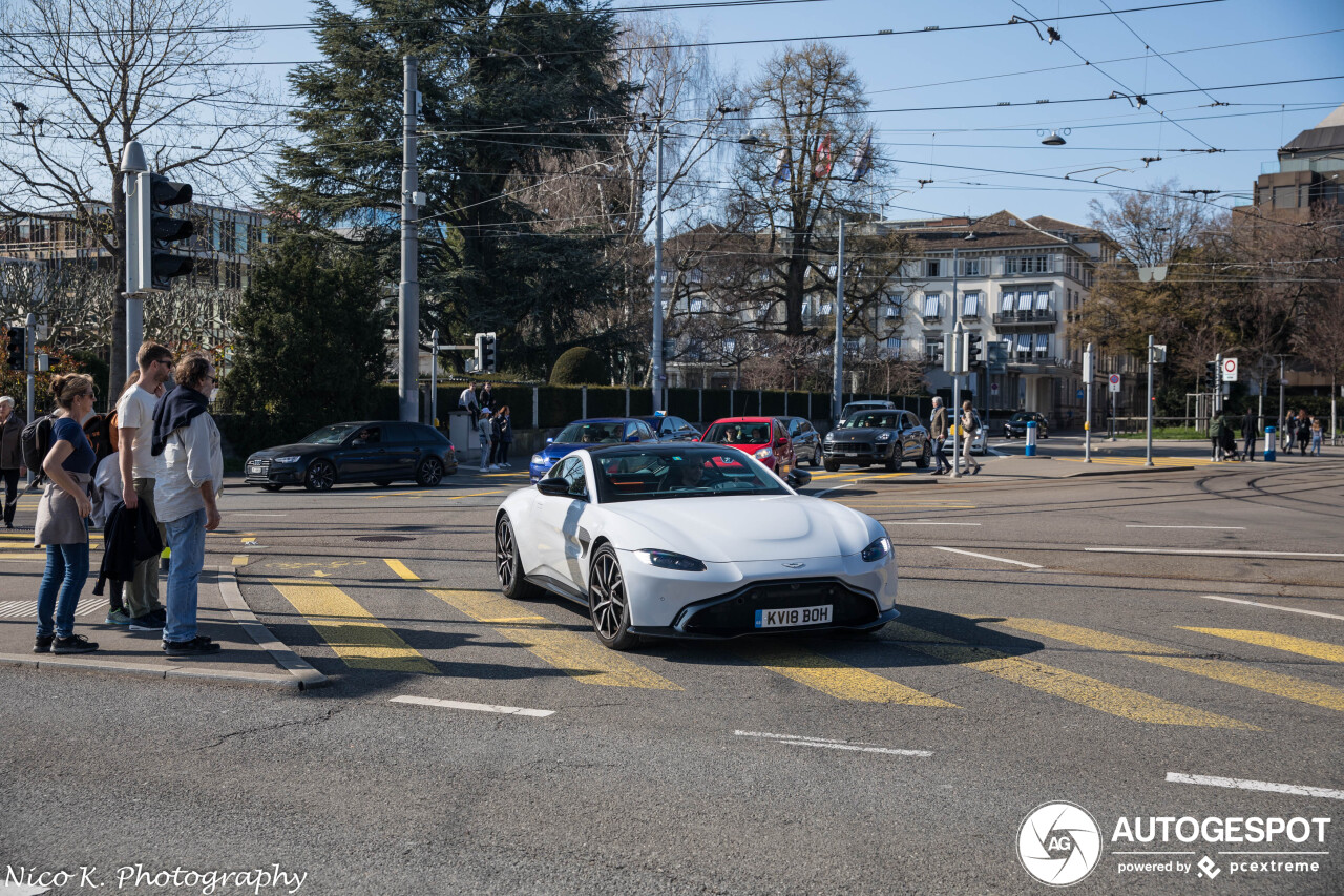 Aston Martin V8 Vantage 2018