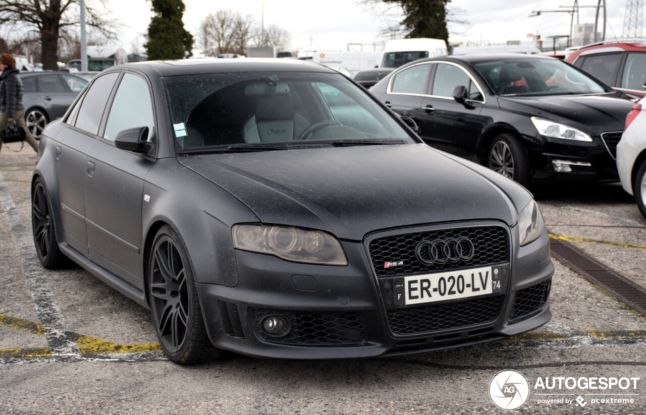 Audi RS4 Sedan