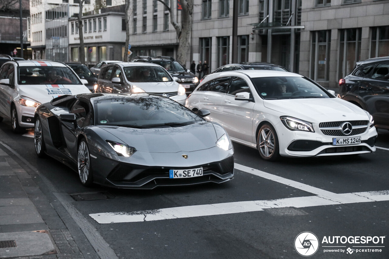 Lamborghini Aventador S LP740-4 Roadster