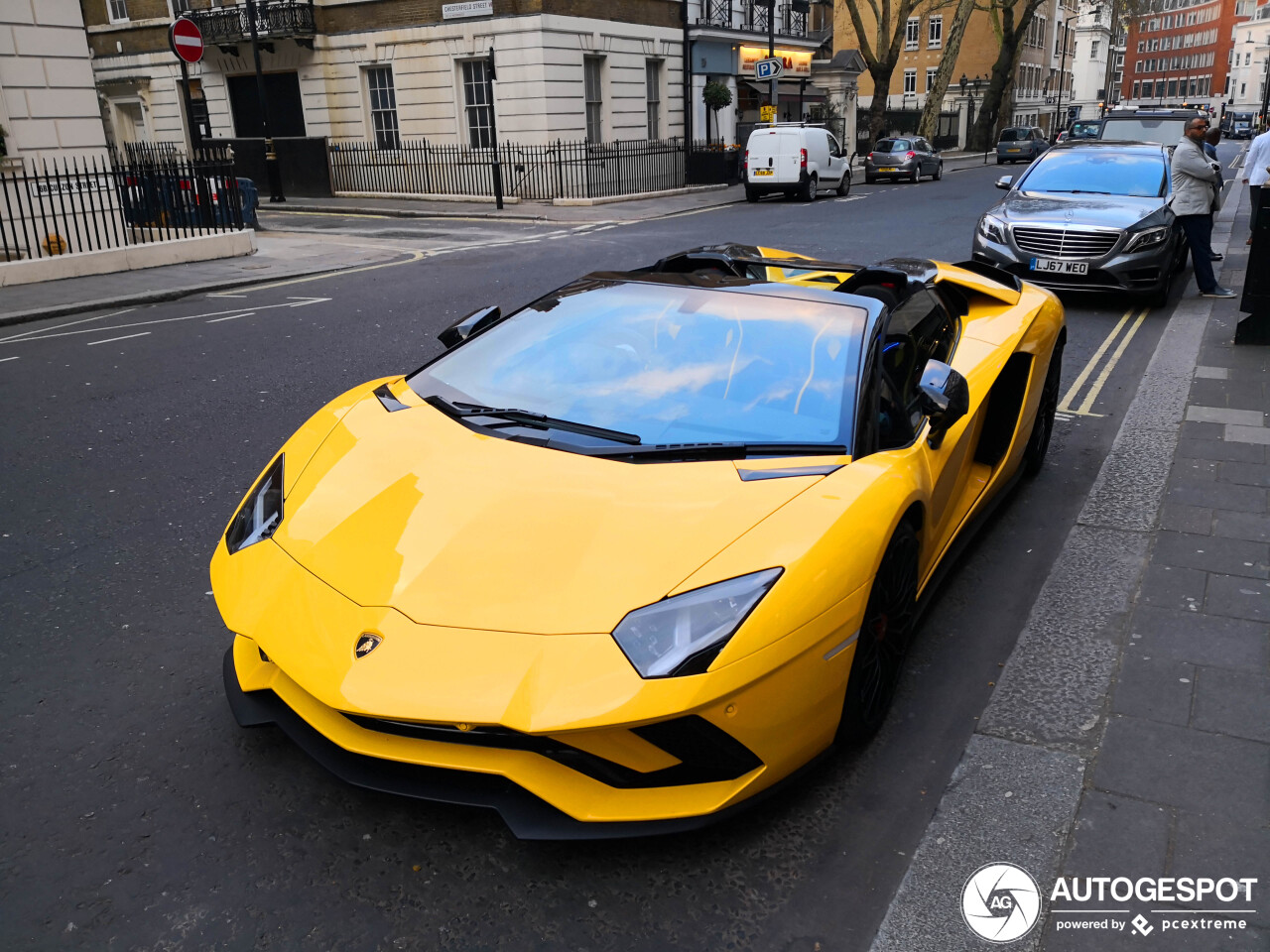 Lamborghini Aventador S LP740-4 Roadster